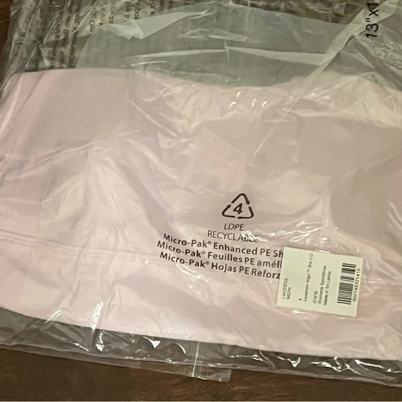 NWT Lululemon Align Bra *Light Support, C/D Cup
Meadowsweet Pink size 4 - Picture 2 of 2